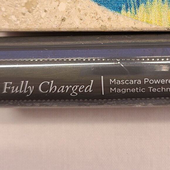 SEALED - PUR Fully Charged Mascara Powered by Magnetic Technology - Picture 5 of 6